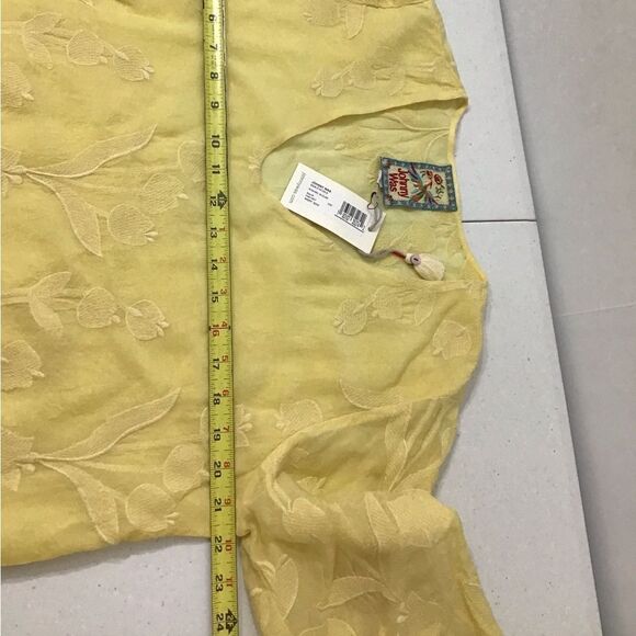 Johnny Was Yellow Silk Blouse Satin Asymmetrical Hem Blouse New Size Medium - Picture 4 of 6